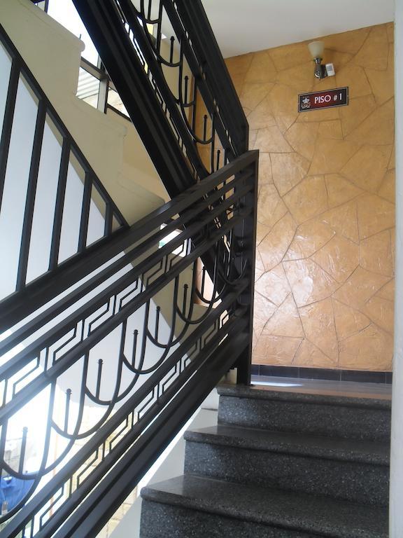 Hostal Corona Blanca Sucre Bagian luar foto